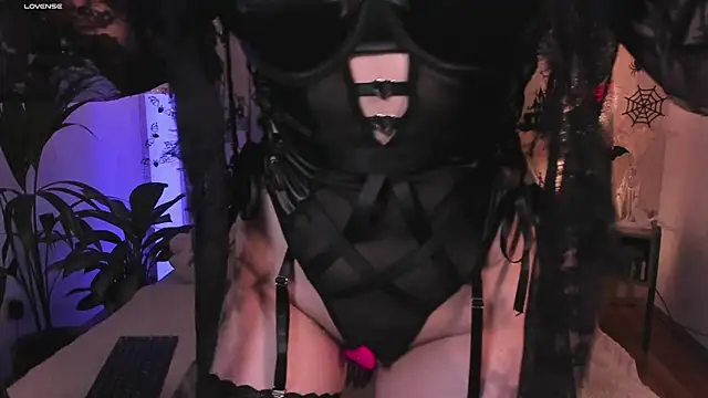 dearmoa online show from October 28, 8:33 pm