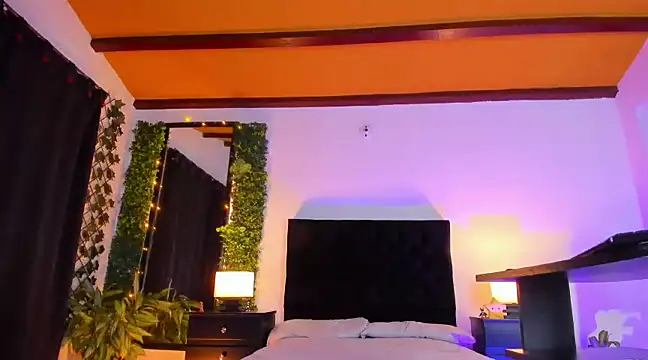 Snapshot of Valentino__X chatting on February 21, 3:54 pm Valentino X online show from February 21, 3:54 pm