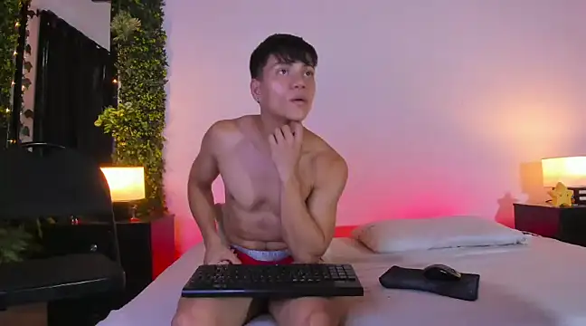 Snapshot of Valentino__X chatting on March 4, 4:30 pm Valentino X online show from March 4, 4:30 pm