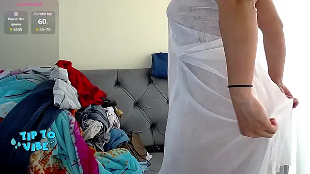 Snapshot of Kay_LustyWife chatting on December 12, 3:59 pm Kay LustyWife online show from December 12, 3:59 pm