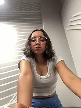 Snapshot of Kay_LustyWife chatting on February 9, 1:22 am Kay LustyWife online show from February 9, 1:22 am