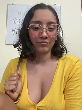 Snapshot of Kay_LustyWife chatting on March 7, 1:20 am Kay LustyWife online show from March 7, 1:20 am