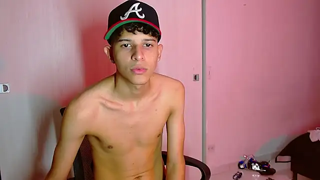 Snapshot of LiamGadiell chatting on March 11, 2:21 am LiamGadiell online show from March 11, 2:21 am