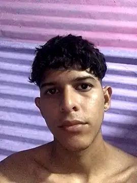 Snapshot of LiamGadiell chatting on October 1, 12:49 am LiamGadiell online show from October 1, 12:49 am