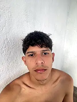 Snapshot of LiamGadiell chatting on December 14, 8:13 pm LiamGadiell online show from December 14, 8:13 pm