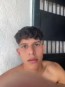 Snapshot of LiamGadiell chatting on February 2, 6:28 pm LiamGadiell online show from February 2, 6:28 pm