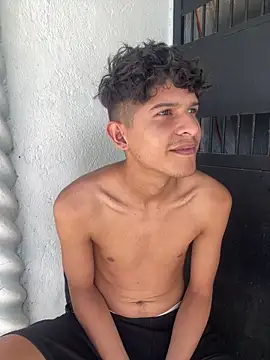 Snapshot of LiamGadiell chatting on March 6, 7:10 pm LiamGadiell online show from March 6, 7:10 pm