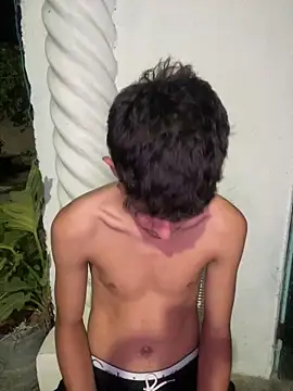 Snapshot of LiamGadiell chatting on March 10, 3:00 am LiamGadiell online show from March 10, 3:00 am