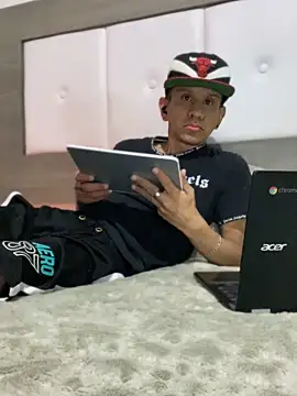 Snapshot of oiram27 chatting on February 21, 3:12 am oiram27 online show from February 21, 3:12 am