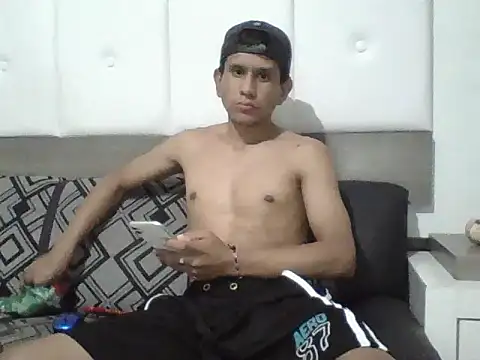 Snapshot of oiram27 chatting on October 7, 5:04 am oiram27 online show from October 7, 5:04 am