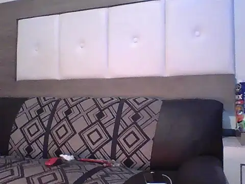 Snapshot of oiram27 chatting on November 24, 1:27 am oiram27 online show from November 24, 1:27 am