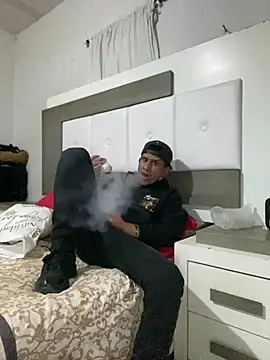 oiram27 online show from April 12, 5:01 am