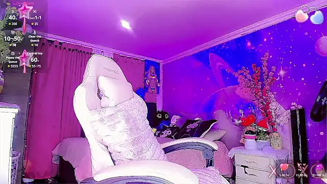 Snapshot of Thalia_girl21 chatting on June 10, 2:56 am Thalia girl21 online show from June 10, 2:56 am
