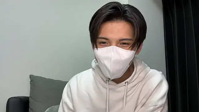 Lio kun online show from December 7, 3:08 pm