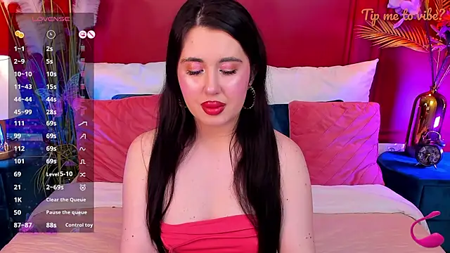 Snapshot of Mayzzie chatting on April 18, 7:18 pm Mayzzie online show from April 18, 7:18 pm