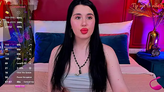 Snapshot of Mayzzie chatting on May 4, 7:10 pm Mayzzie online show from May 4, 7:10 pm