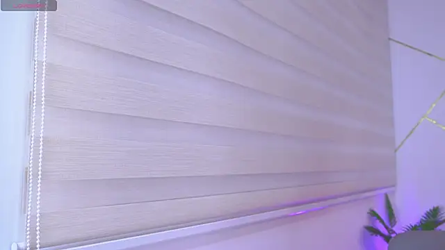 b3llaspringg online show from January 16, 12:23 am