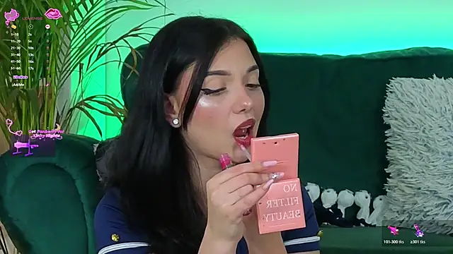 AveryWillow online show from November 13, 3:55 pm