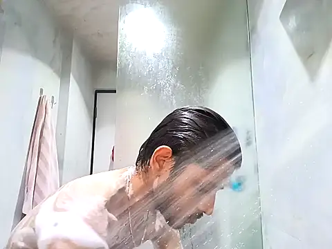 skinnyyyyyyyyy online show from February 7, 4:06 am