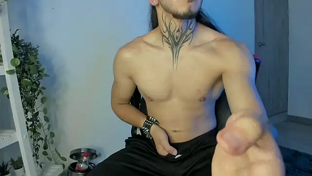 Snapshot of the_beast_master_ chatting on January 16, 12:20 pm the beast master online show from January 16, 12:20 pm