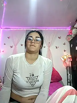 Snapshot of Hanna_Kinsley chatting on December 13, 4:33 am Hanna Kinsley online show from December 13, 4:33 am
