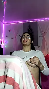 Snapshot of Hanna_Kinsley chatting on December 13, 7:36 am Hanna Kinsley online show from December 13, 7:36 am