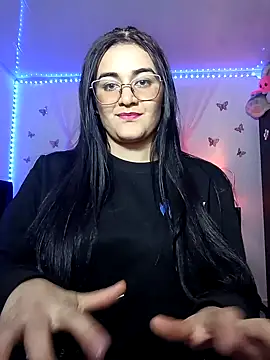 Snapshot of Hanna_Kinsley chatting on January 23, 4:52 am Hanna Kinsley online show from January 23, 4:52 am