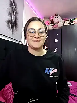 Snapshot of Hanna_Kinsley chatting on February 18, 3:53 am Hanna Kinsley online show from February 18, 3:53 am