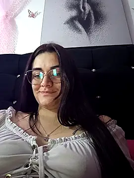 Snapshot of Hanna_Kinsley chatting on February 20, 11:21 pm Hanna Kinsley online show from February 20, 11:21 pm