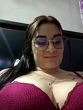 Snapshot of Hanna_Kinsley chatting on February 24, 3:33 am Hanna Kinsley online show from February 24, 3:33 am