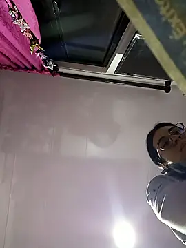 Hanna Kinsley online show from November 3, 2:35 am