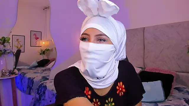 naomiii   online show from November 3, 11:55 am