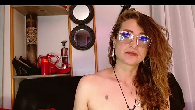 Snapshot of AdeleMourfg chatting on February 9, 8:11 am AdeleMourfg online show from February 9, 8:11 am