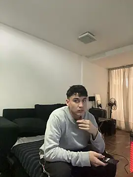 Snapshot of LCarreraa chatting on July 9, 6:45 pm LCarreraa online show from July 9, 6:45 pm