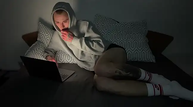 Snapshot of Antik chatting on February 9, 10:00 pm Antik online show from February 9, 10:00 pm