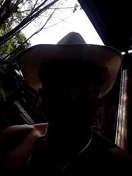 Snapshot of tayson_ chatting on April 25, 1:41 pm tayson online show from April 25, 1:41 pm