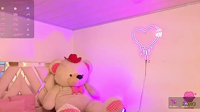 Snapshot of Jazmin_tay chatting on October 3, 11:51 am Jazmin tay online show from October 3, 11:51 am