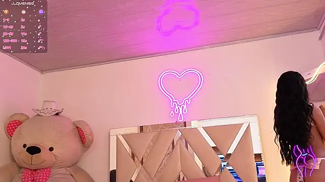 Jazmin tay online show from October 31, 11:55 am