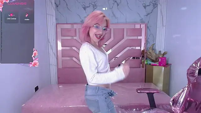 abril ch  online show from March 13, 12:34 pm