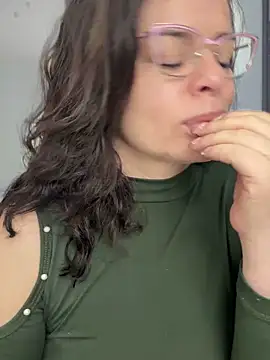 Snapshot of NATHALIA-28_ chatting on March 15, 1:06 pm NATHALIA-28 online show from March 15, 1:06 pm