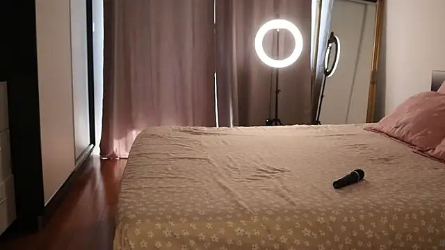 IvyKaelani online show from March 18, 8:39 am