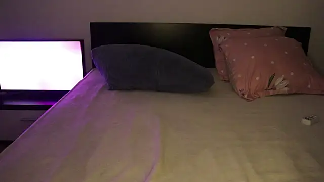 IvyKaelani online show from April 24, 11:34 am