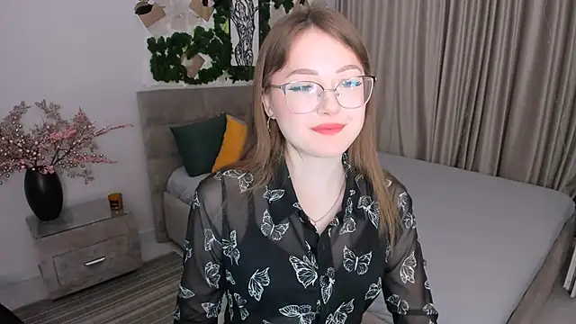 SereneFlame online show from February 4, 4:08 pm