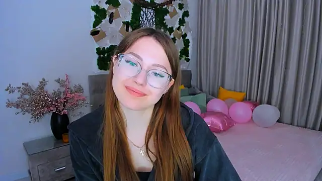 SereneFlame online show from March 3, 4:03 pm