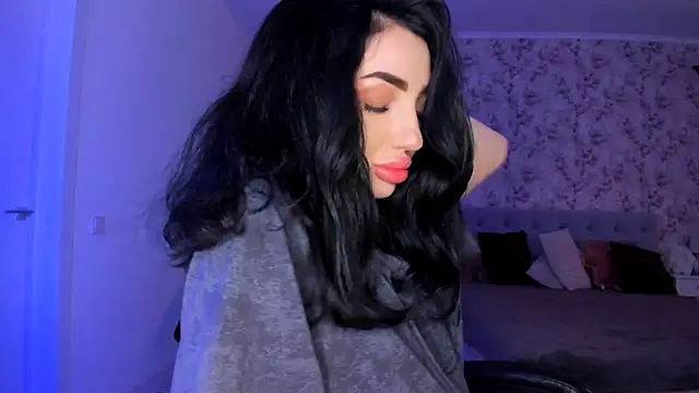 NancyLovee  online show from June 7, 3:38 pm