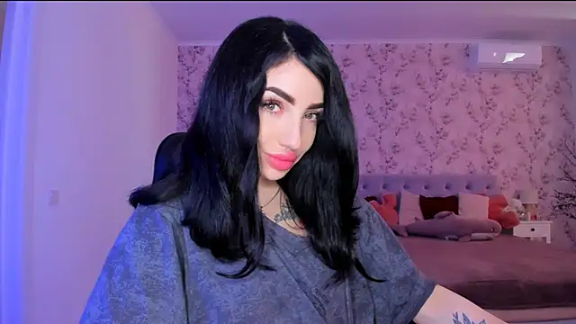 NancyLovee  online show from June 16, 12:30 pm