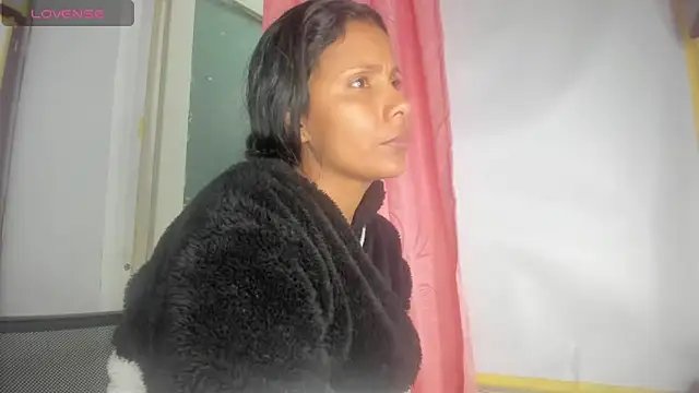 Snapshot of Nenita_Hot_ chatting on November 12, 6:52 pm Nenita Hot online show from November 12, 6:52 pm