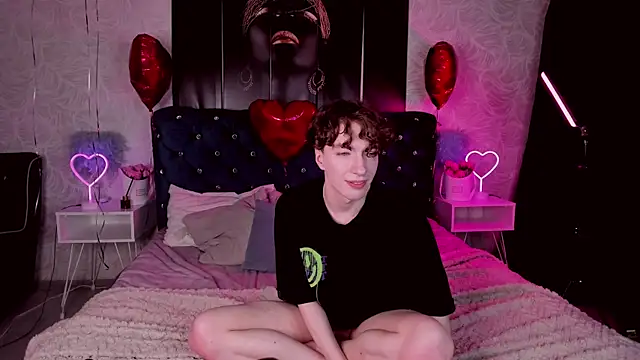 TrevorBenson online show from February 10, 1:14 am