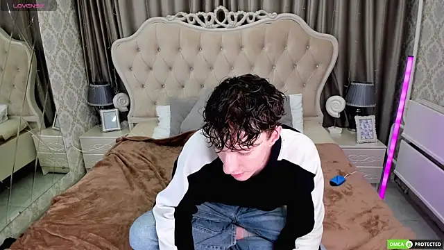 TrevorBenson online show from September 21, 6:09 pm