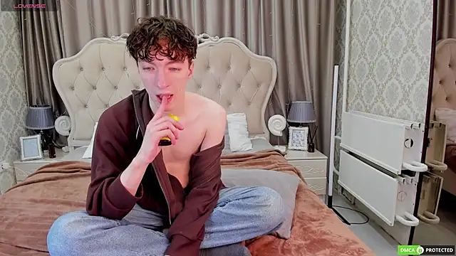 TrevorBenson online show from September 28, 6:02 pm